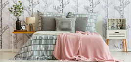 Schlafzimmer mit Bettwaren
