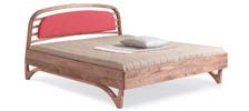 Holzbett