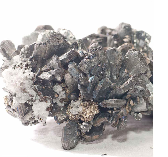 Antimon beschreibt in der Chemie ein Element, das in seiner stabilen Modifikation einen metallisch silberweißen Glanz aufweist