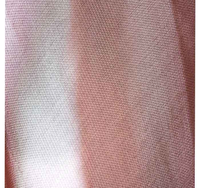 Chiffon ist ein Webverfahren, bei dem ein leichtes, leinwandbindiges Gewebe